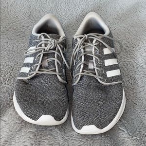 Like new adidas tennis shoes